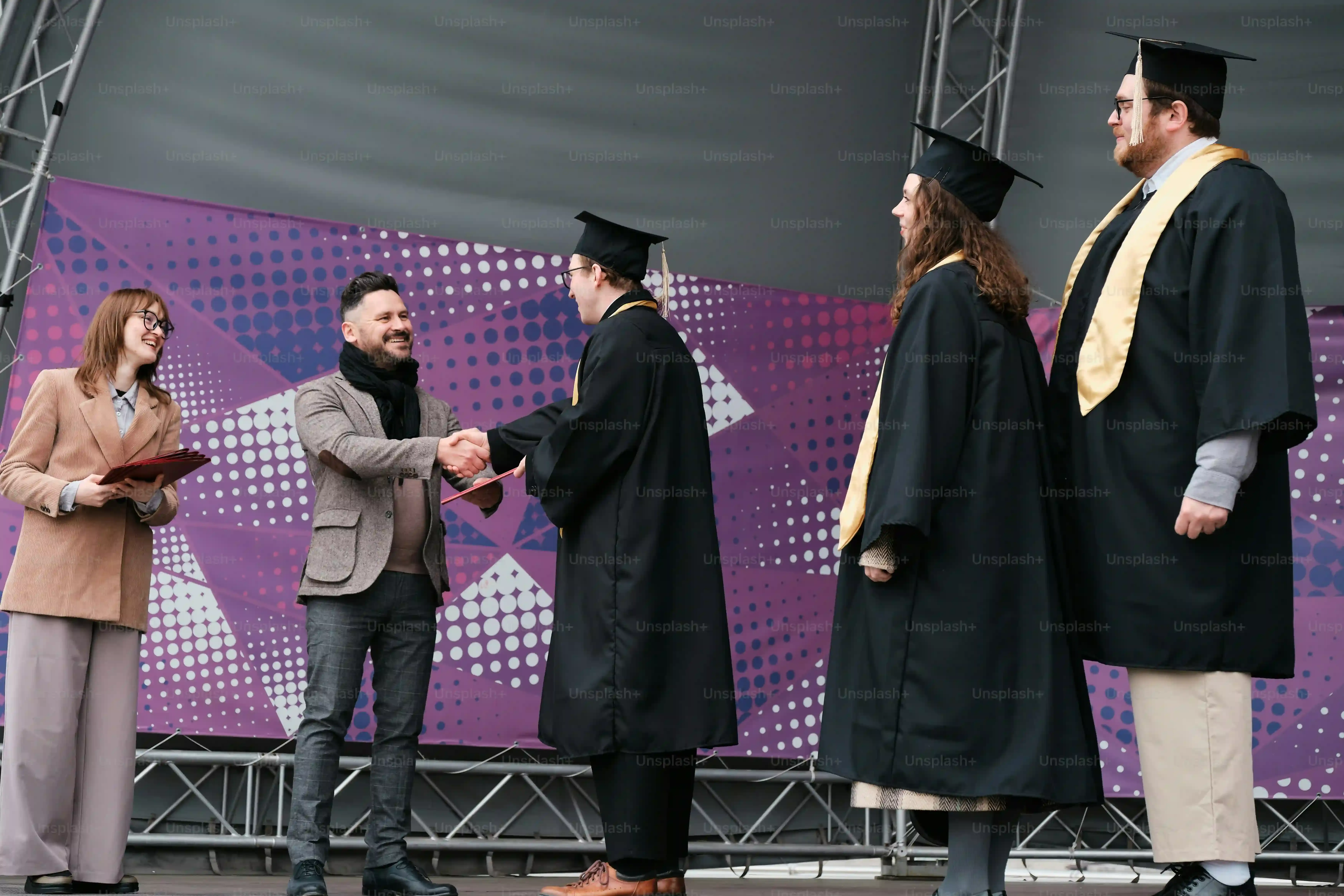 Adding Personal Touches to Your DIY Graduation Gift