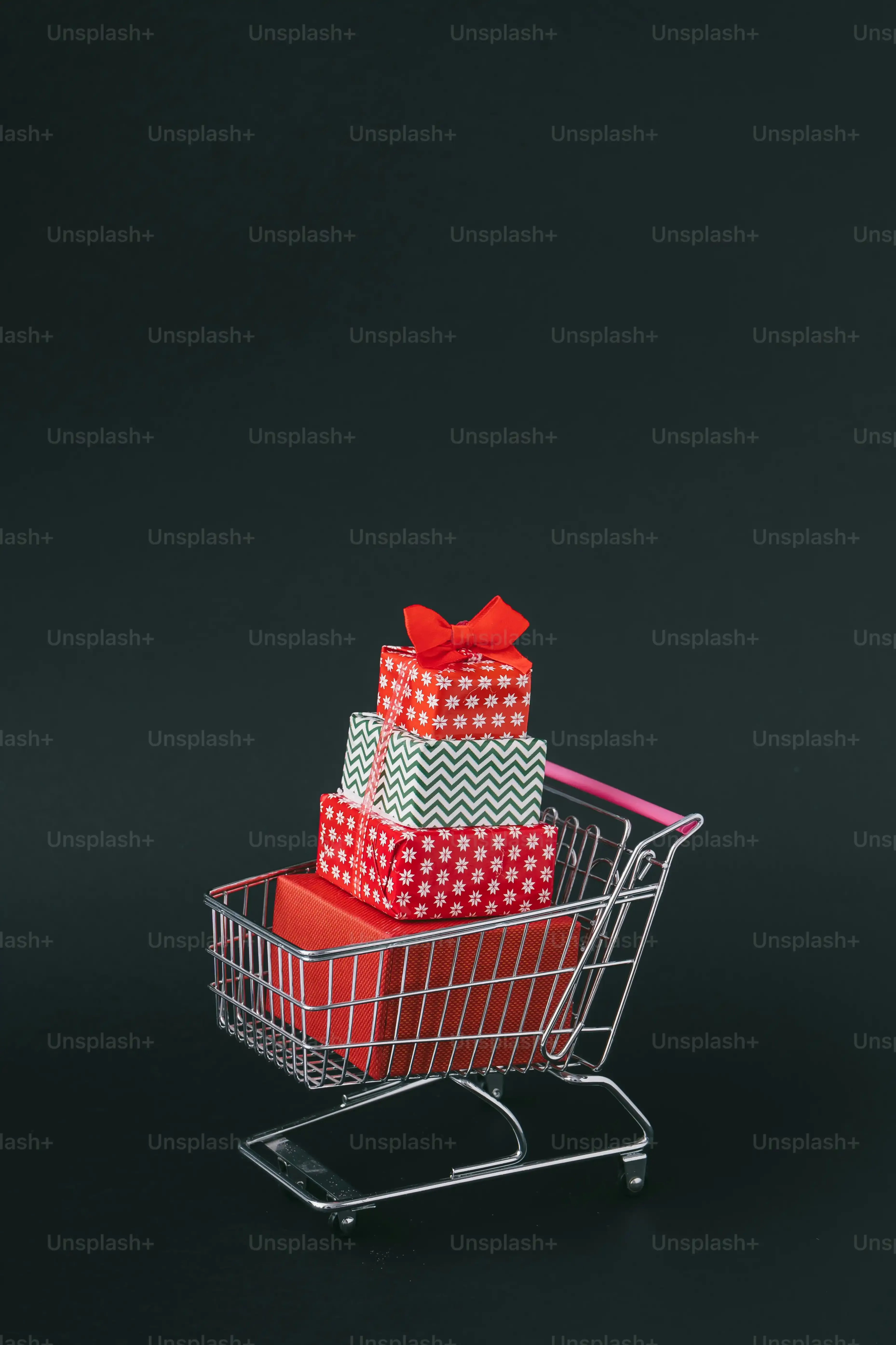 Creative diy gift baskets for 21st birthday Ideas