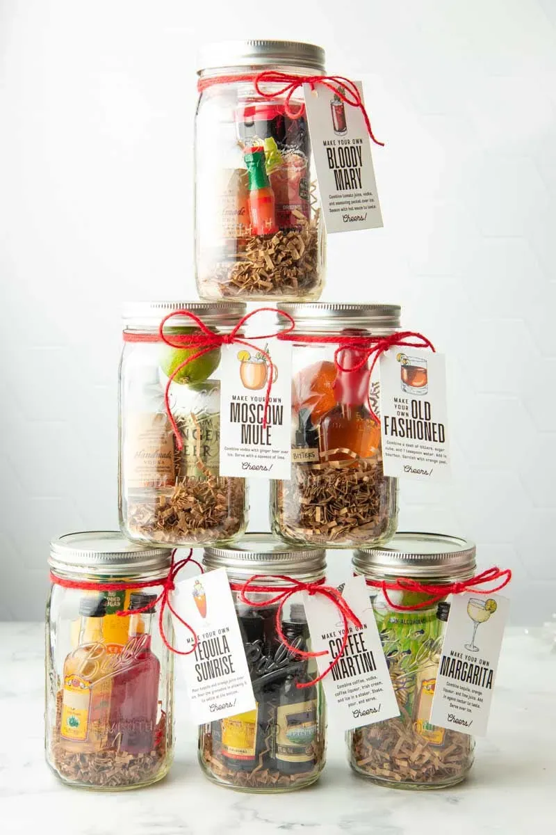 Why Make a Cocktail in a Jar Gift DIY?